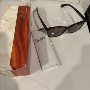 Maui Jim Tortoise Sunglasses with Case